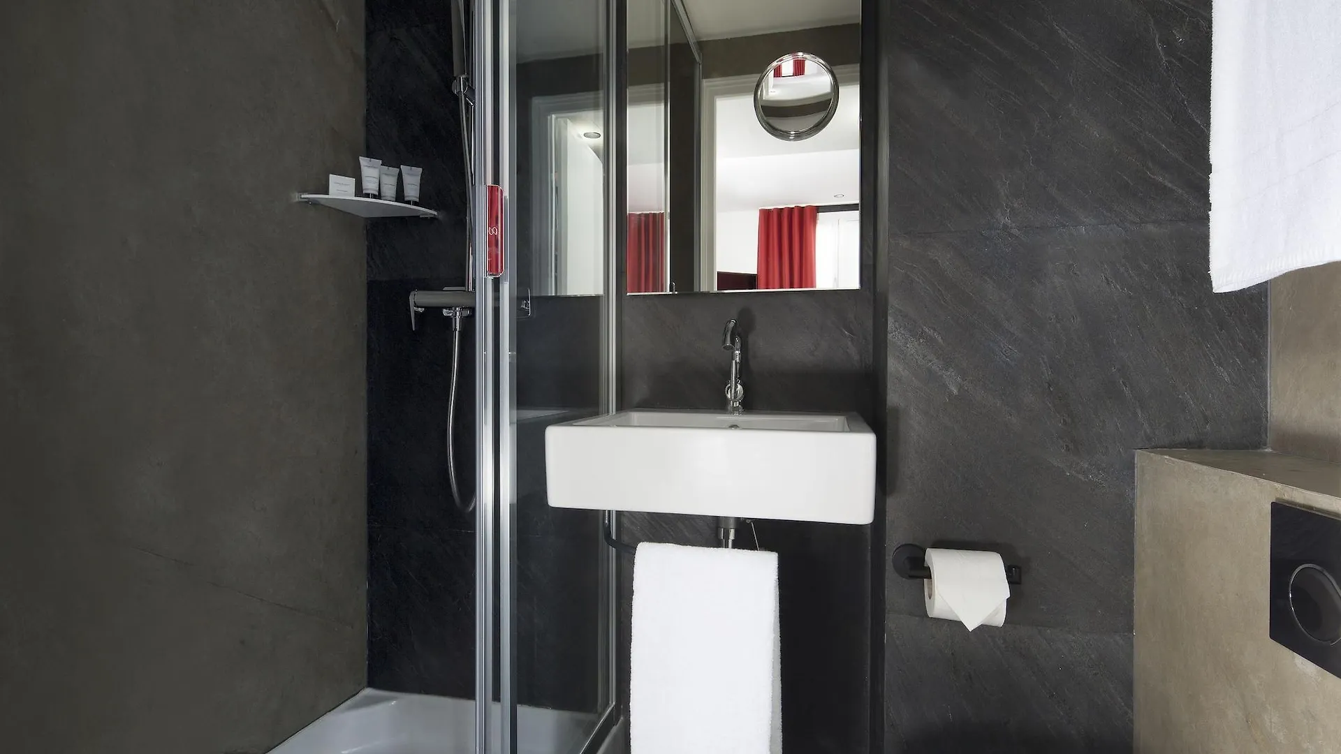 Pilime Hotel Paris